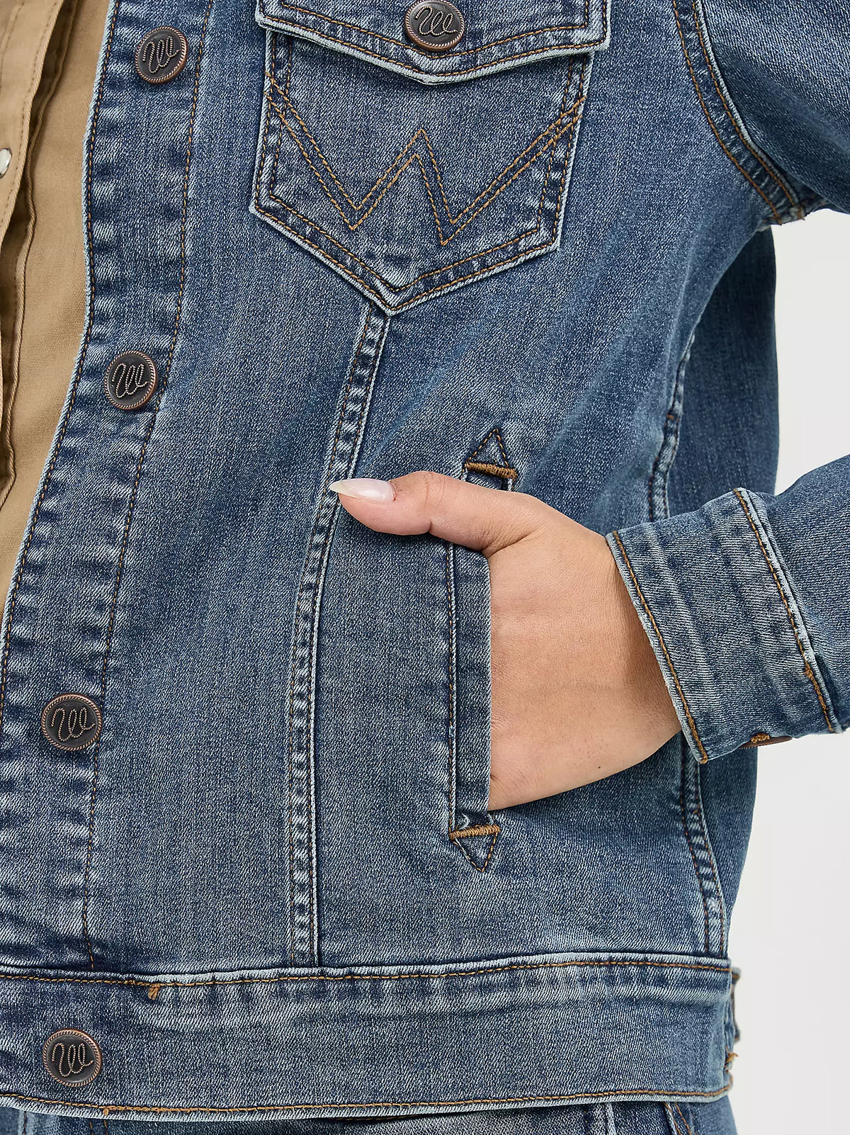 Wrangler - Women's Long Sleeve Classic Fit Denim Jacket - LWJ701D